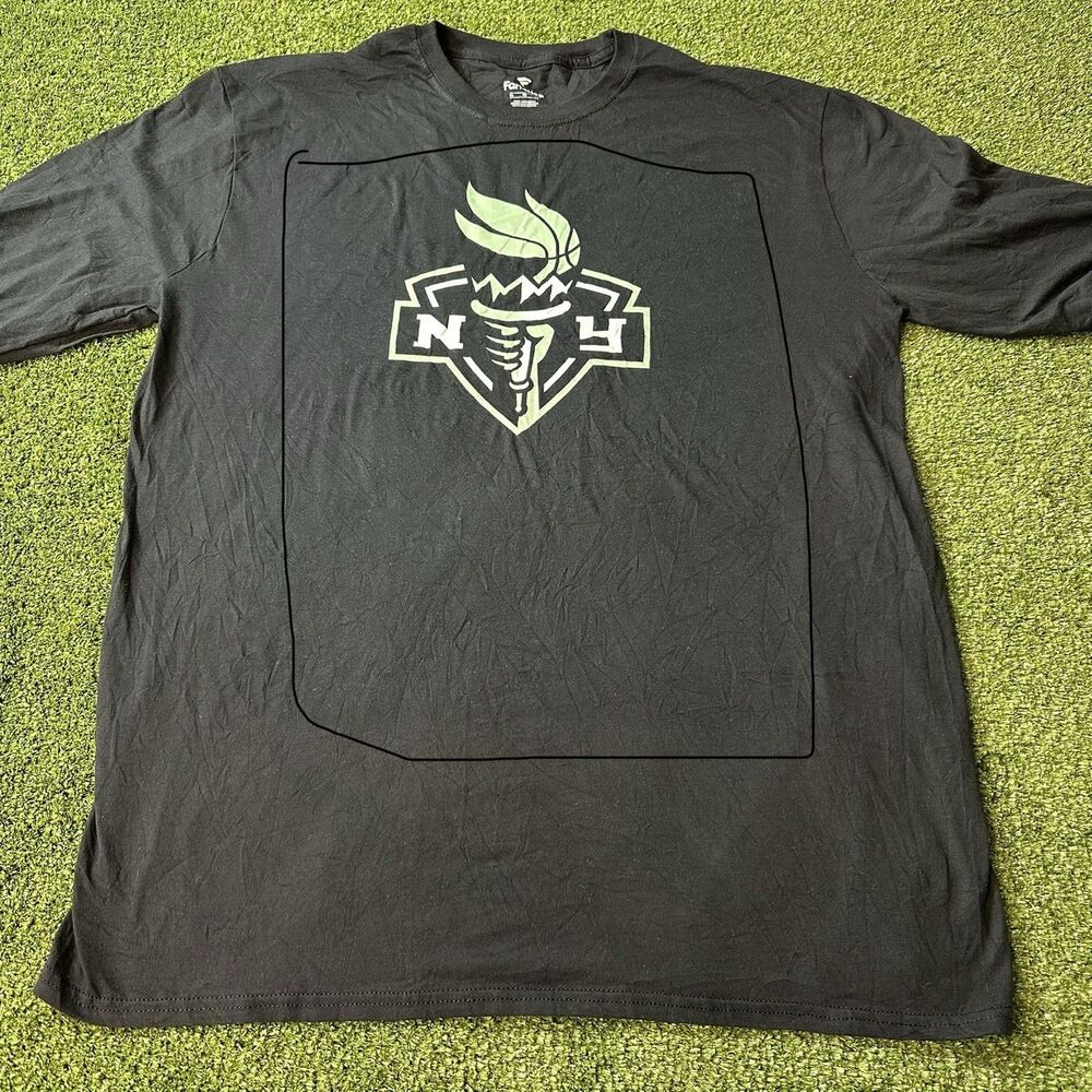 WNBA New York Liberty Basketball Fanatics T-Shirt Shirt Size XL NWOT